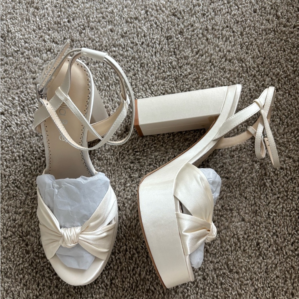 Bella Belle SERAFINA
5 Inch Open Toe Platform Block Heels